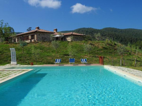 Farmhouse in Passignano sul Trasimeno with pool